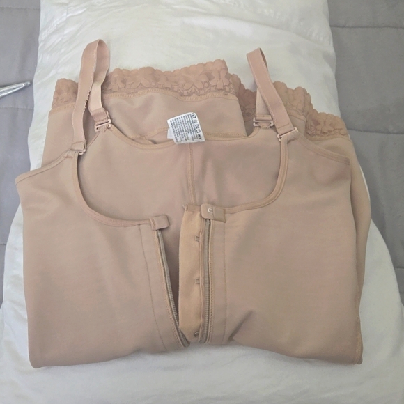 Crotchless body shaper undergarment - Picture 2 of 4